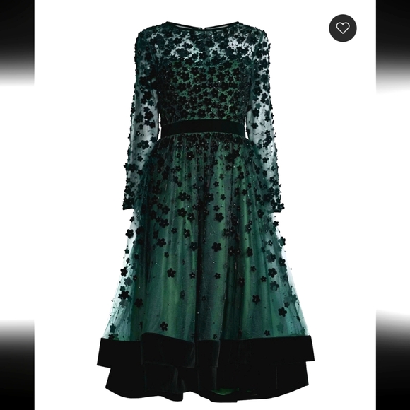 Beautiful and alegant mother of bride - Picture 4 of 12